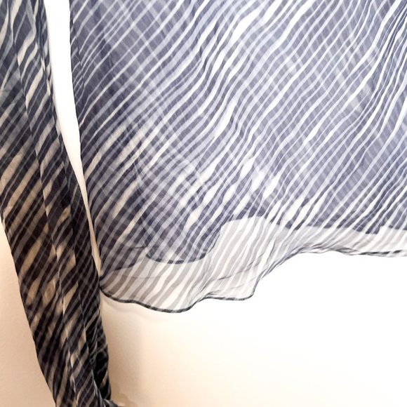 Tahari Sheer 100% Silk Y2K Long Sleeve Blue Blouse Top - Picture 6 of 8